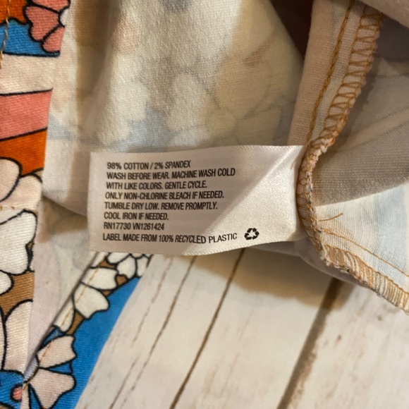 Art Class Groovy Floral Mini Skirt Size XL 14/16 - Picture 5 of 5